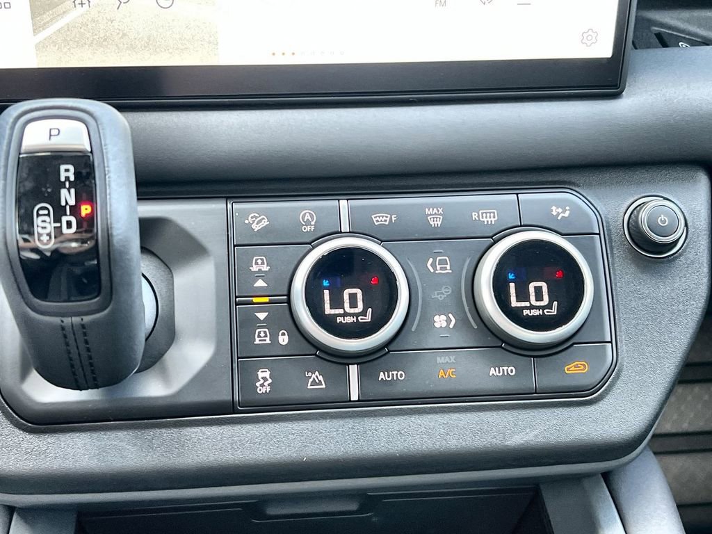 Certified 2025 Land Rover Defender 110 S image 26