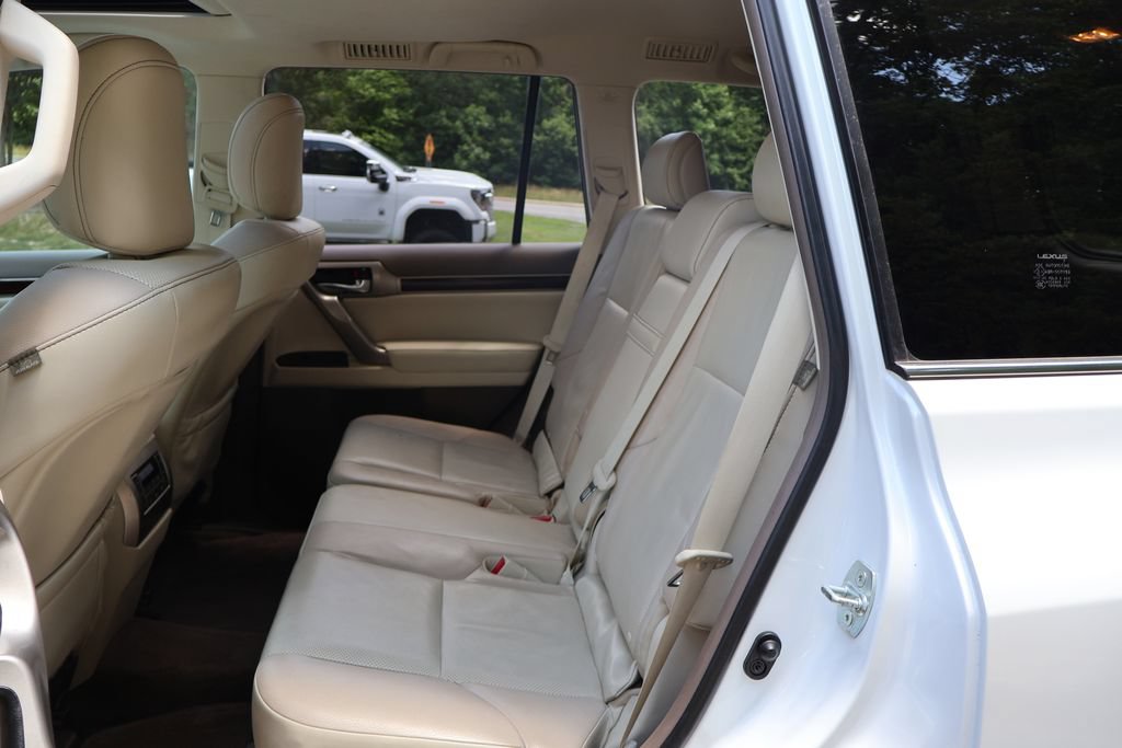 Used 2019 Lexus GX 460 Premium w/ Premium Package AWD/4WD image 18