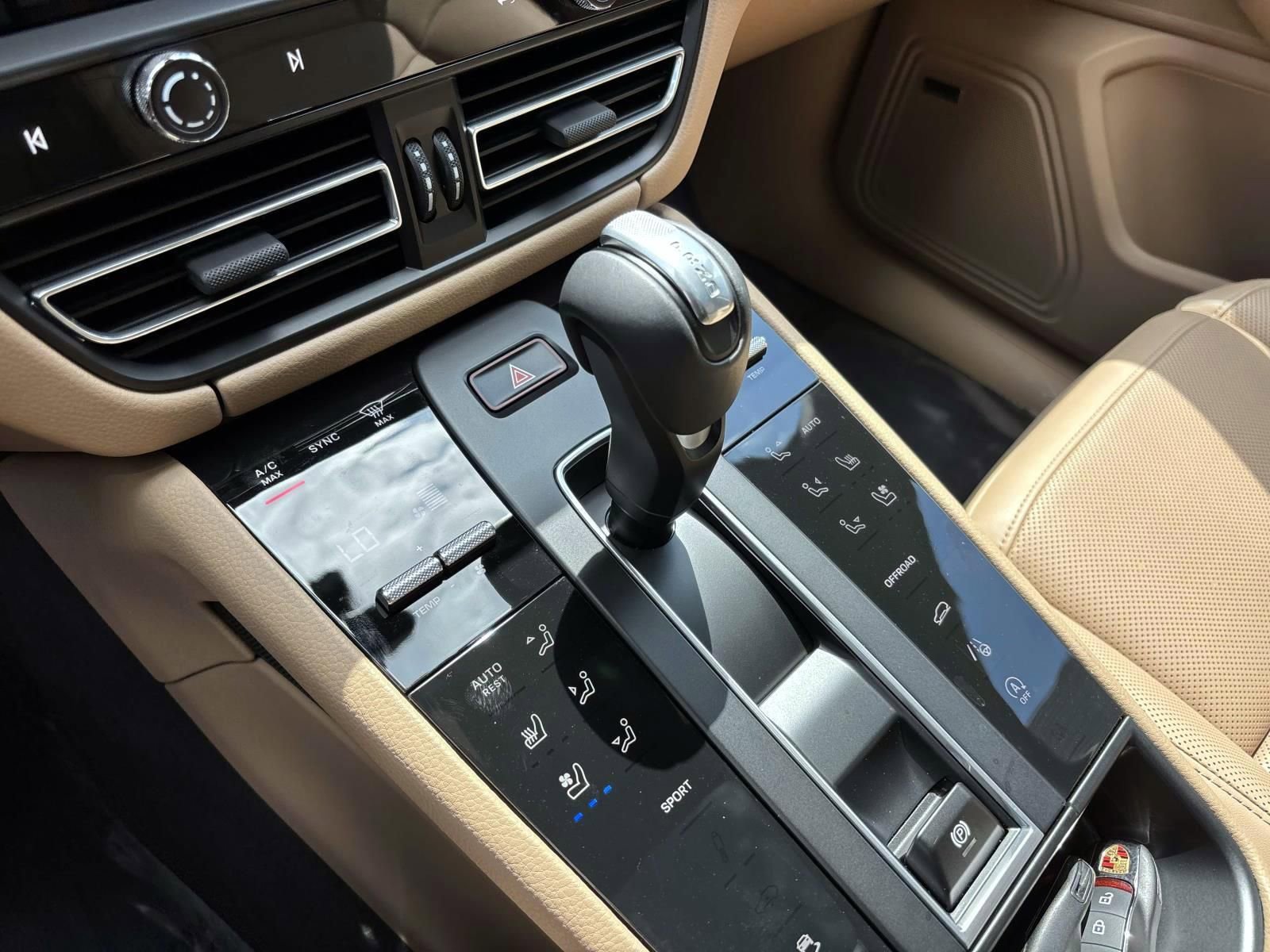 Used 2026 Porsche Macan image 34