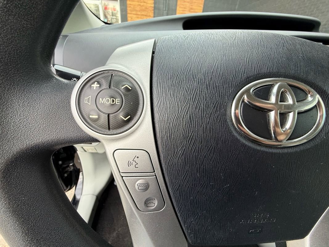 Used 2015 Toyota Prius Three image 28