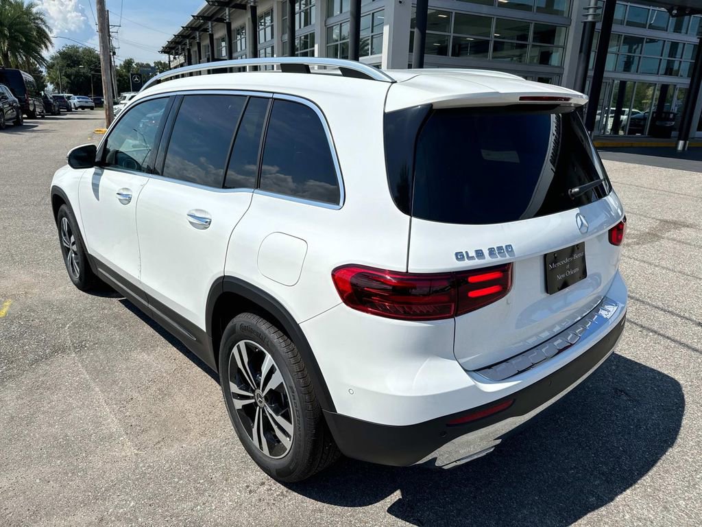 Used 2025 Mercedes-Benz GLB 250 image 4