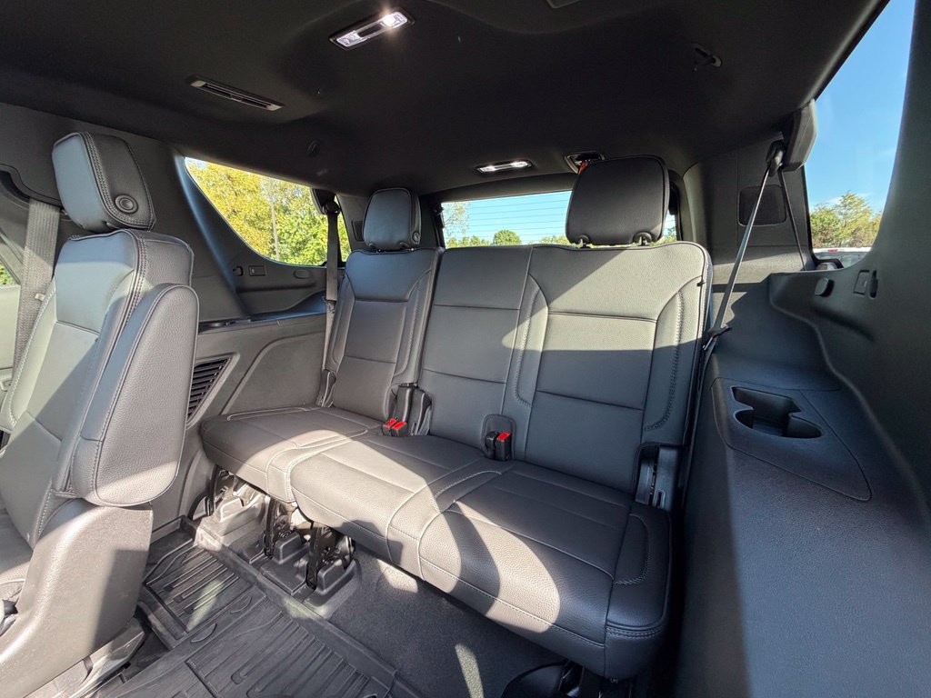 Used 2026 GMC Yukon Denali w/ Sun & Power Step Package AWD/4WD image 8