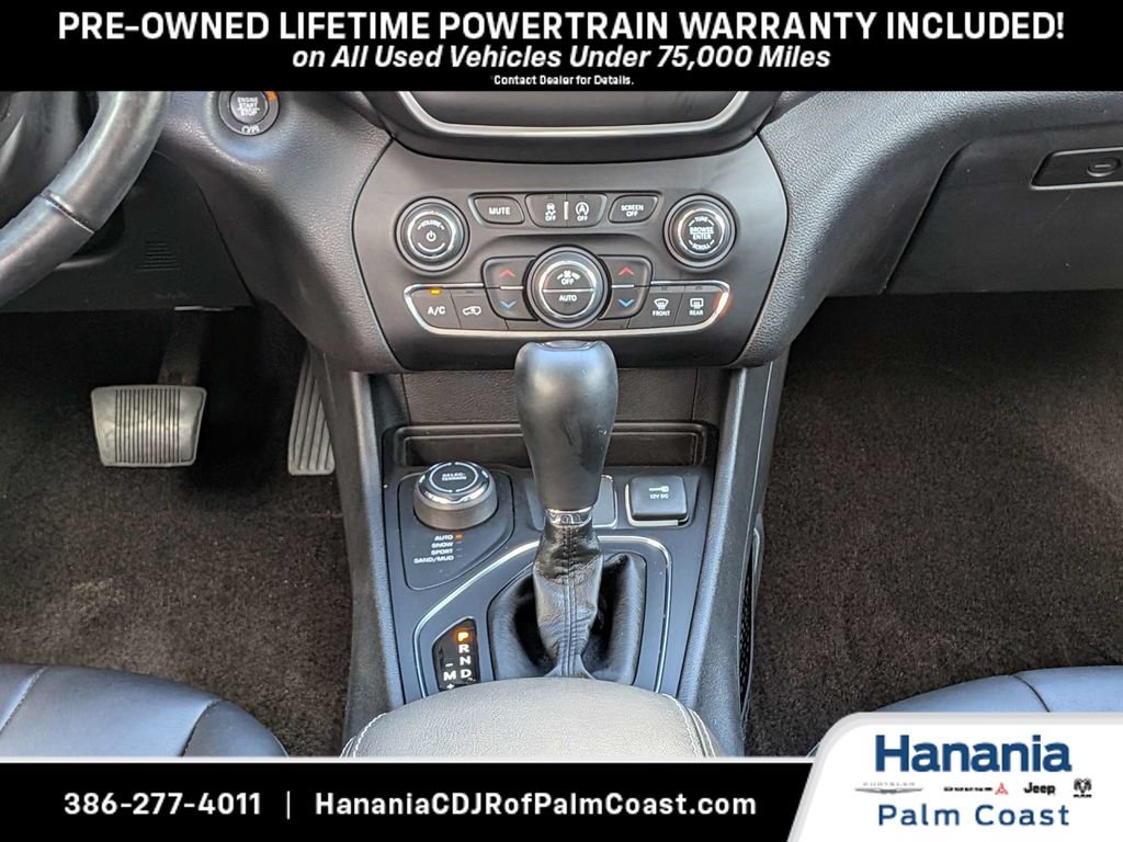 Used 2019 Jeep Cherokee Latitude Plus w/ Comfort/Convenience Group AWD/4WD image 21