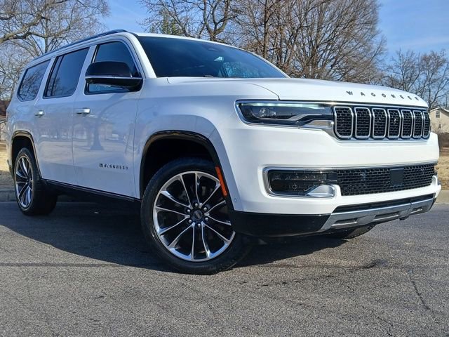 Used 2023 Jeep Wagoneer Series III w/ Premium Group I image 2