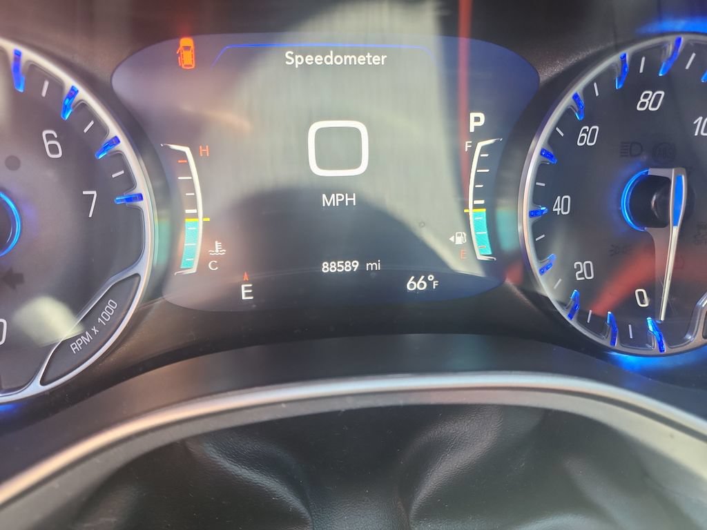 Used 2023 Chrysler Pacifica Touring-L w/ S Appearance Package FWD image 18