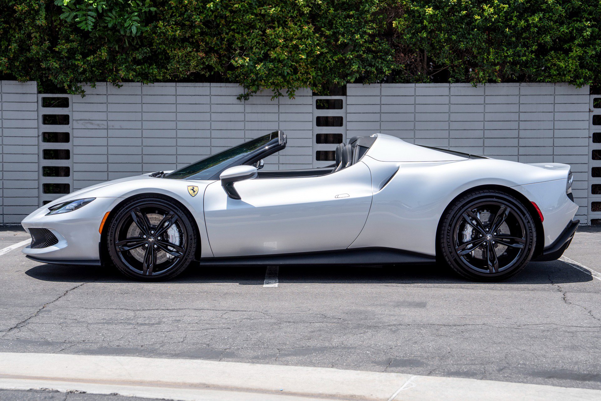 Used 2024 Ferrari 296 GTS image 34