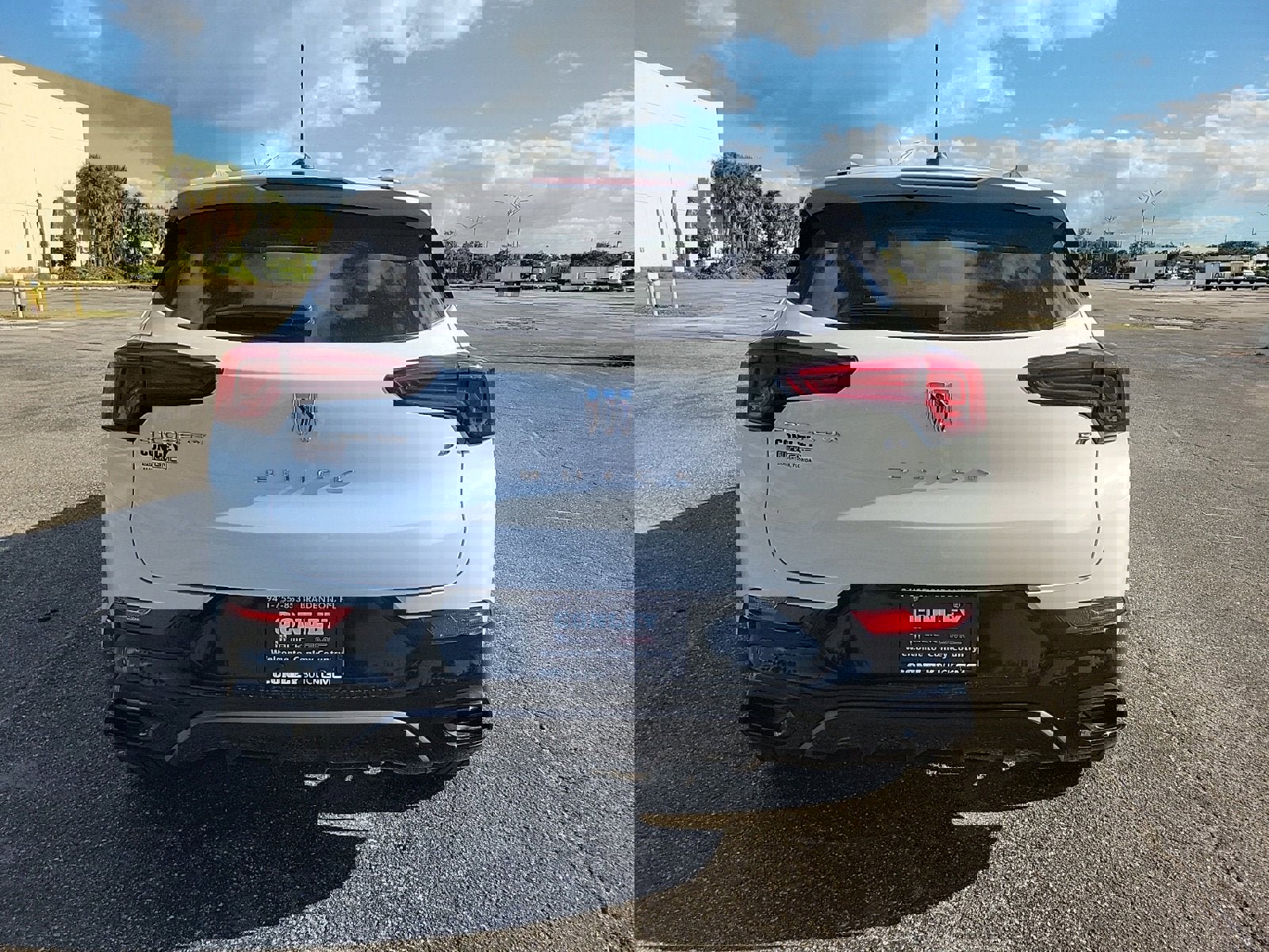 Used 2024 Buick Encore GX Sport Touring image 8