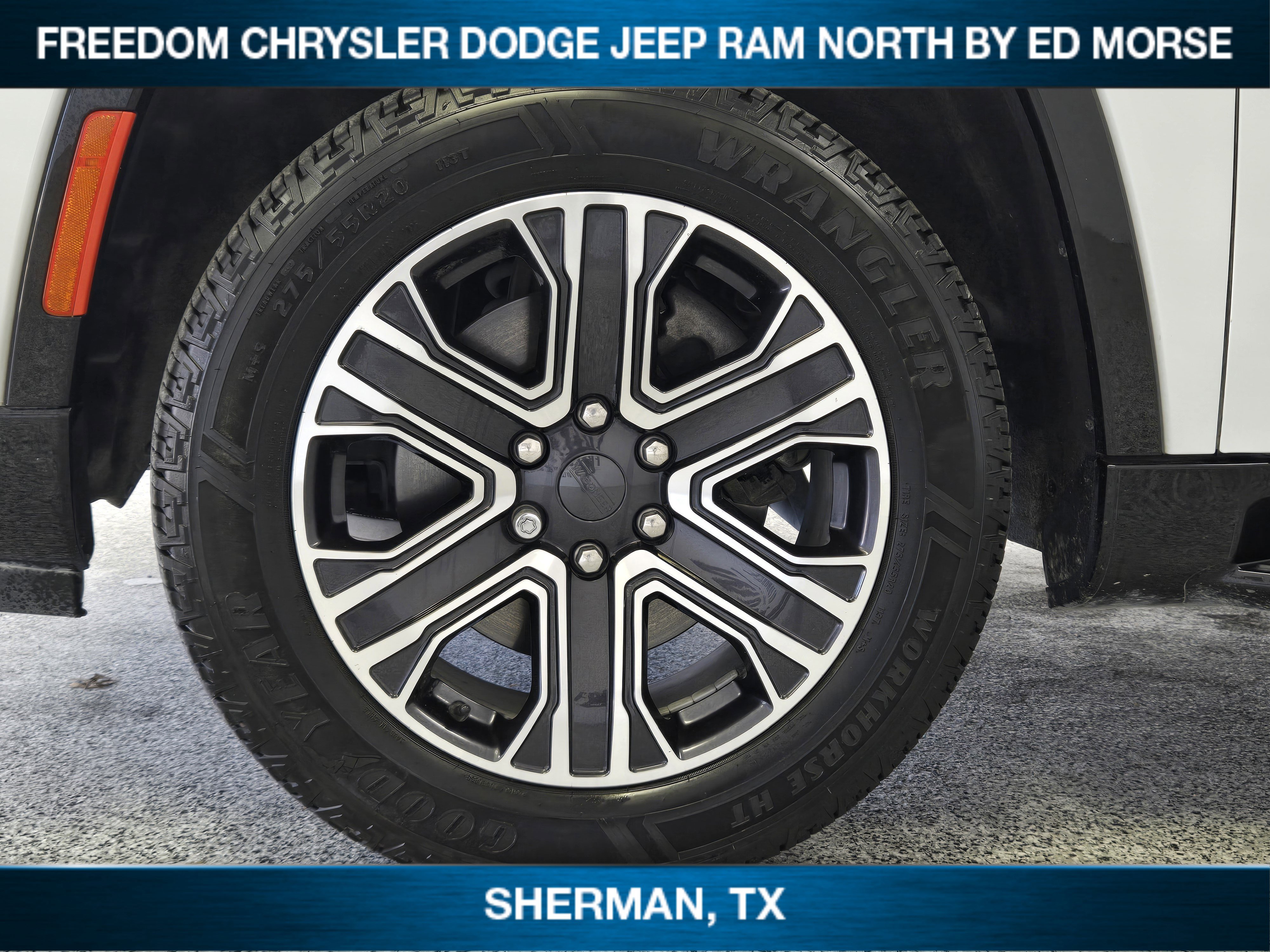 Used 2024 Jeep Wagoneer 4WD w/ Premium Group I image 7
