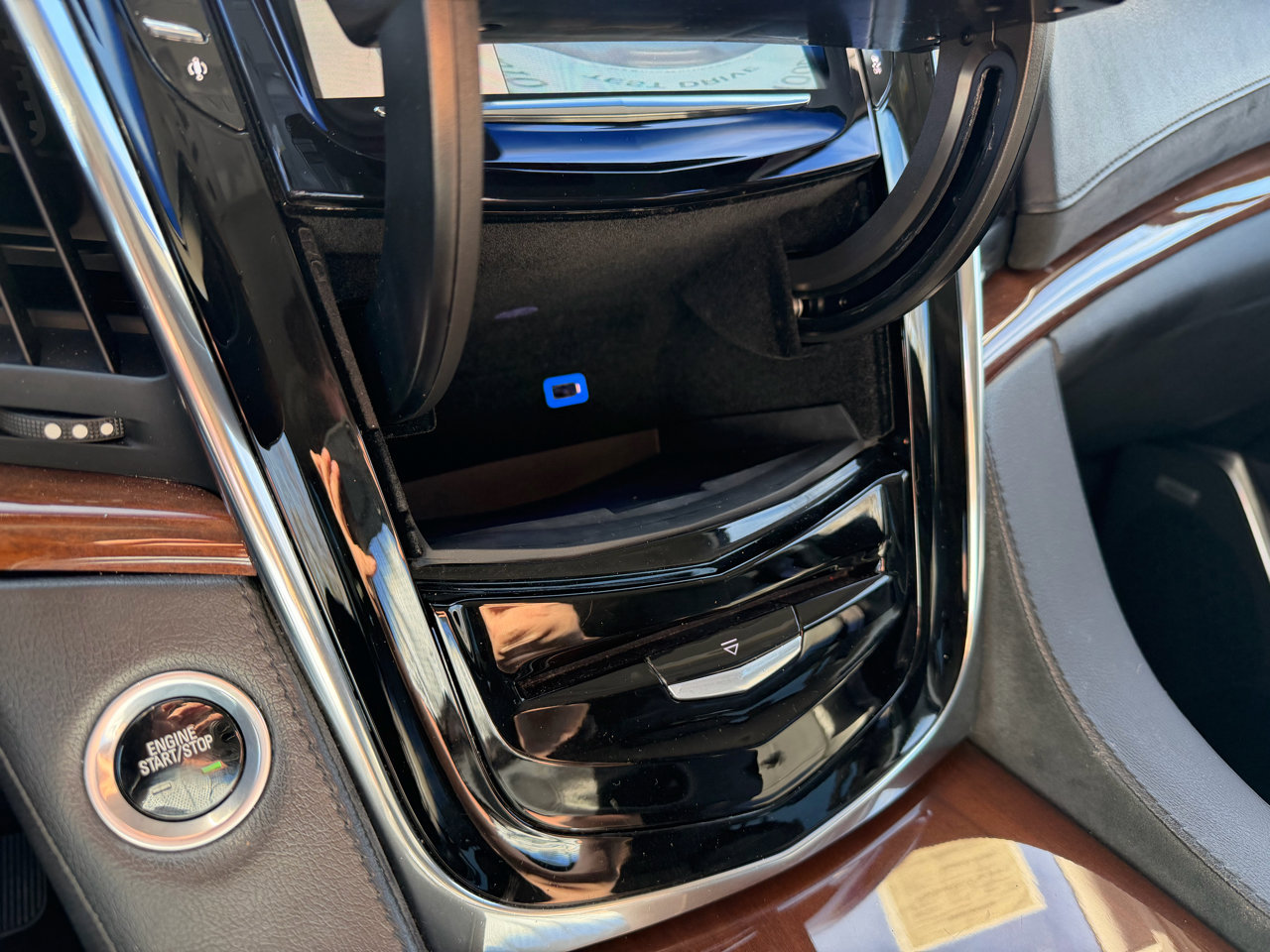 Used 2016 Cadillac Escalade ESV Premium image 31