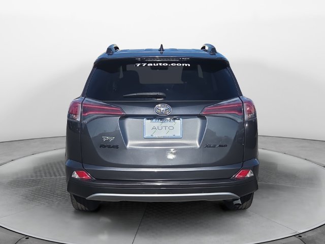 Used 2018 Toyota RAV4 Limited w/ Carpet Mat Package FWD image 4