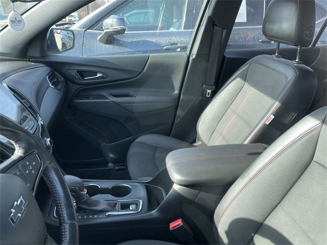 Used 2022 Chevrolet Equinox RS w/ Infotainment Package image 5