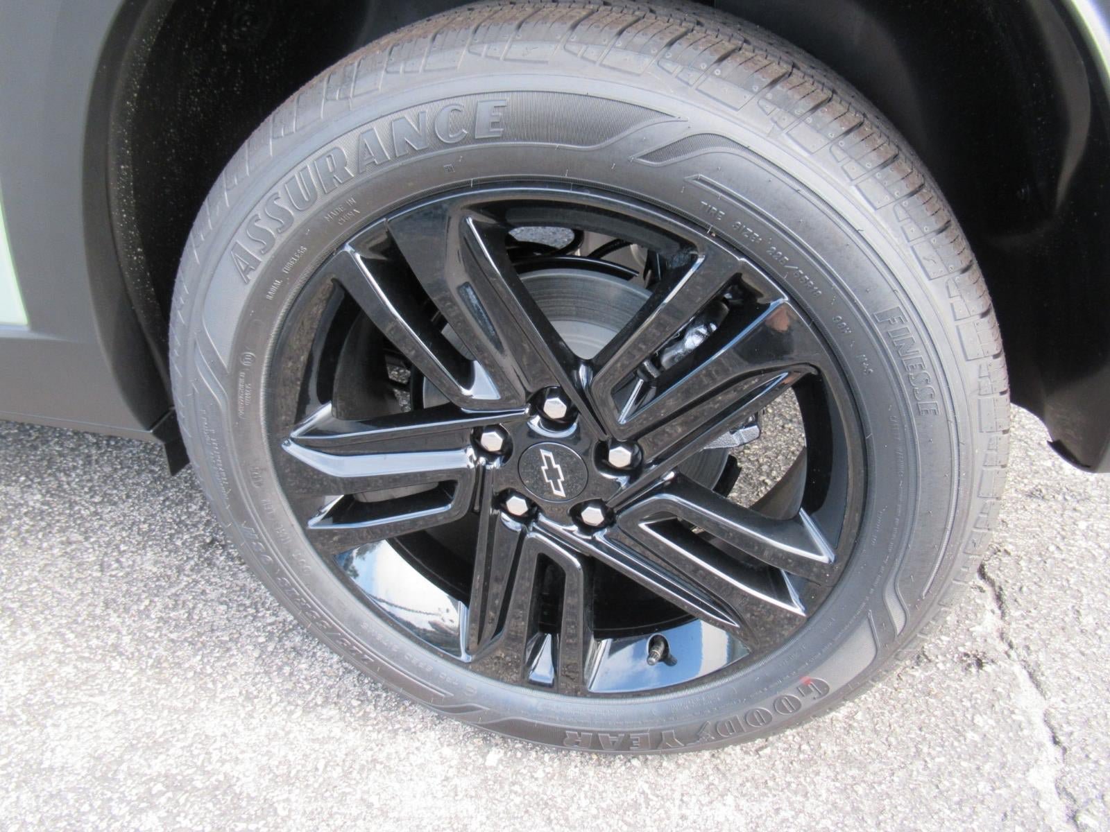 New 2026 Chevrolet Trax ACTIV w/ Sunroof Package FWD image 8