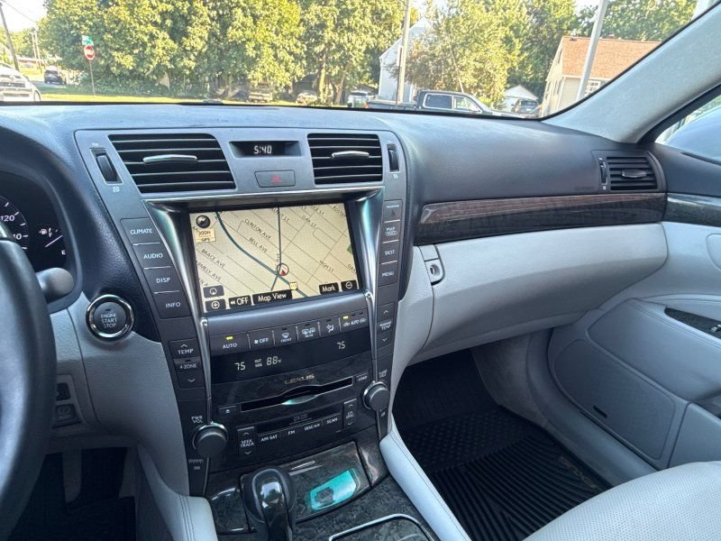 Used 2007 Lexus LS 460 L w/ Luxury Pkg RWD image 24