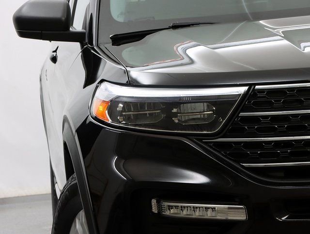 Used 2022 Ford Explorer XLT w/ Equipment Group 202A AWD/4WD image 4