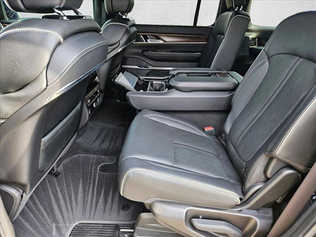 Used 2023 Jeep Grand Wagoneer Series II image 20