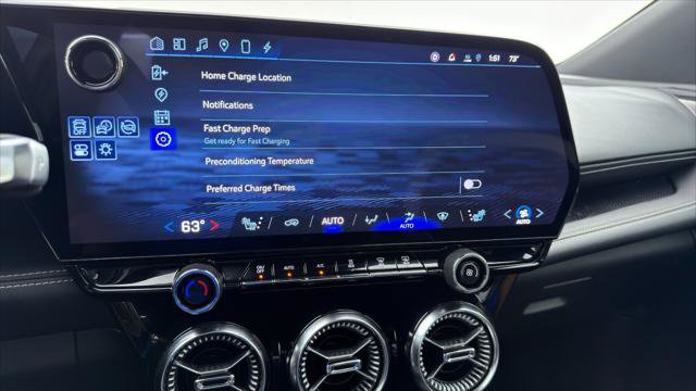 Used 2024 Chevrolet Blazer EV LT AWD/4WD image 35