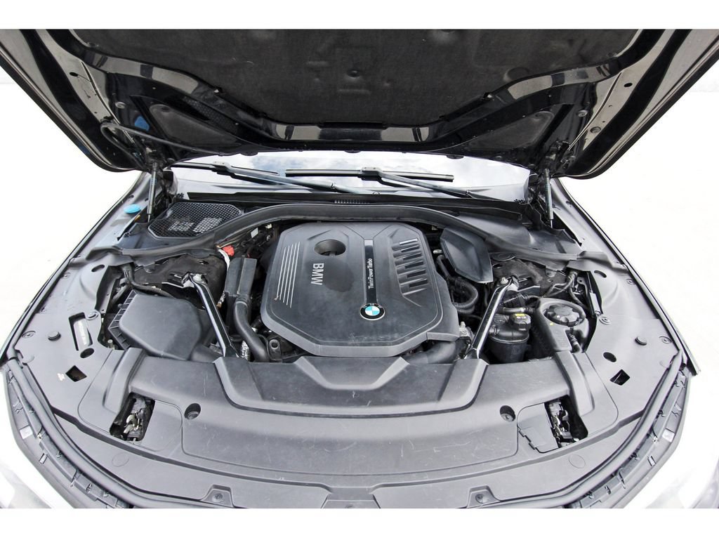 Used 2017 BMW 740i RWD image 31