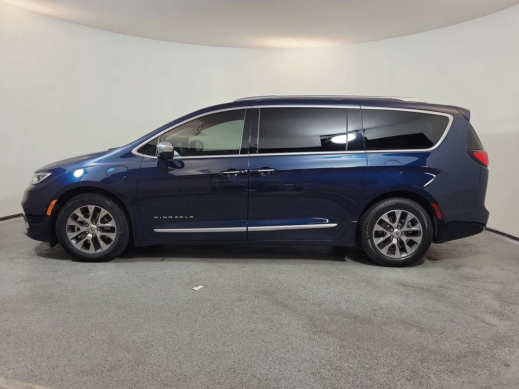 Used 2022 Chrysler Pacifica Pinnacle FWD image 4