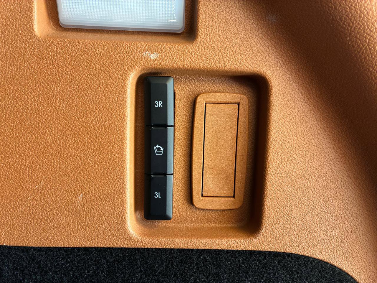 Used 2020 Lincoln Aviator Black Label w/ Dynamic Handling Package AWD/4WD image 37