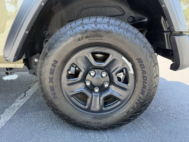 Used 2025 Jeep Wrangler Sport AWD/4WD image 33