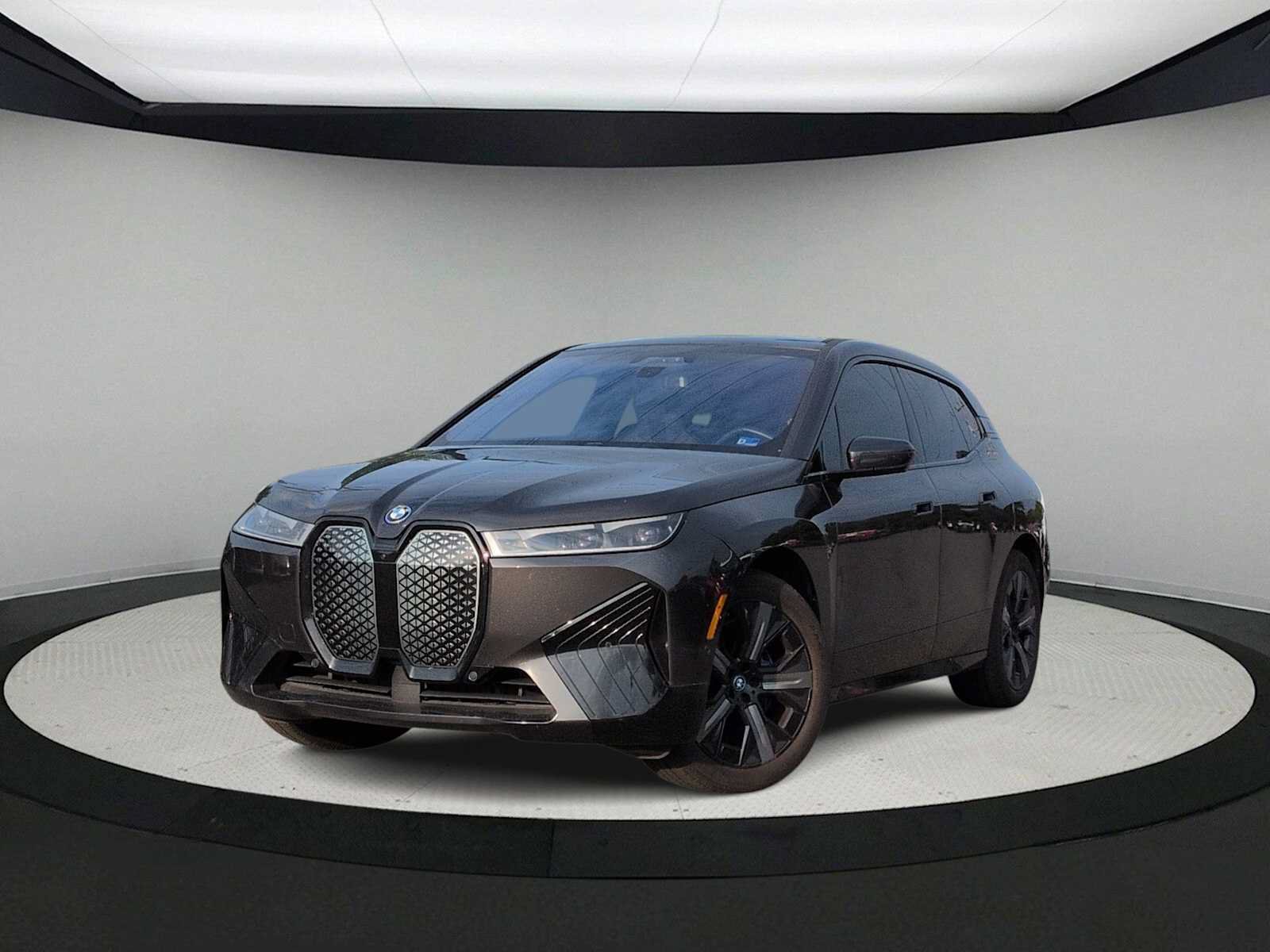 Used 2024 BMW iX xDrive50 w/ Premium Package AWD/4WD video 1
