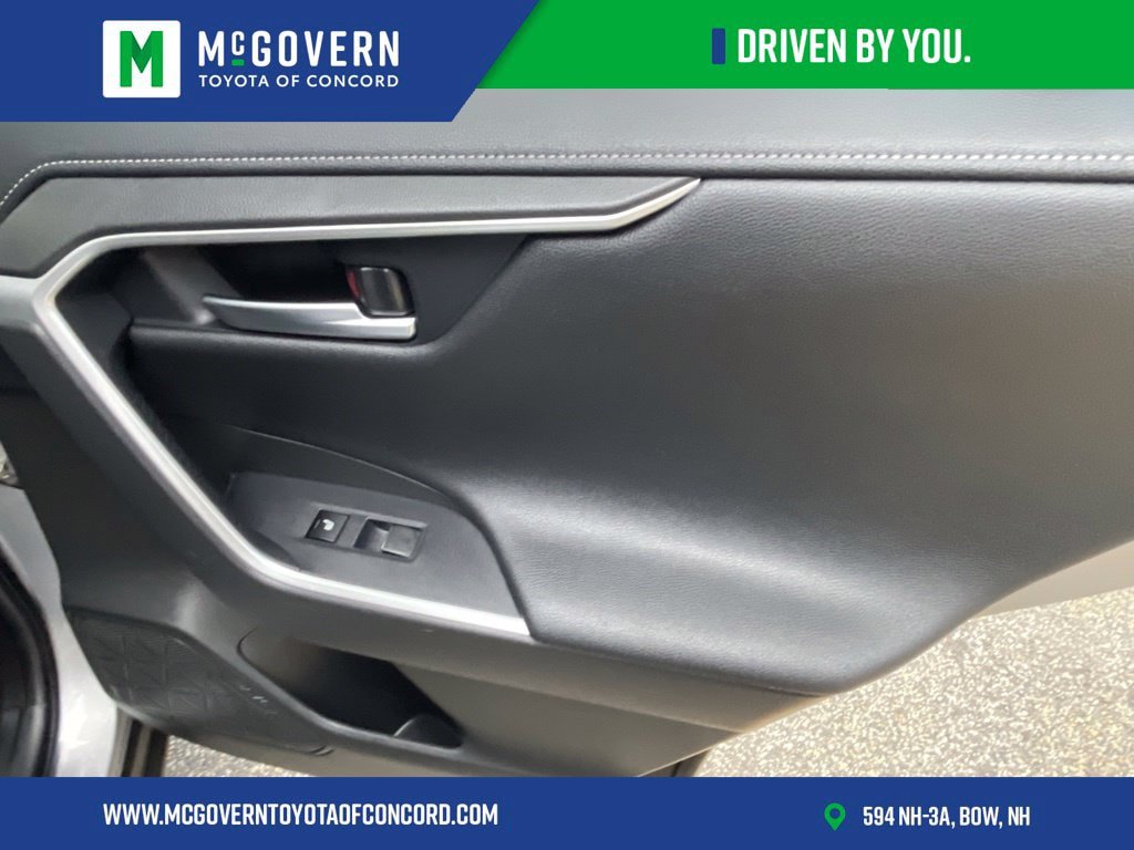 Used 2020 Toyota RAV4 Limited AWD/4WD image 32
