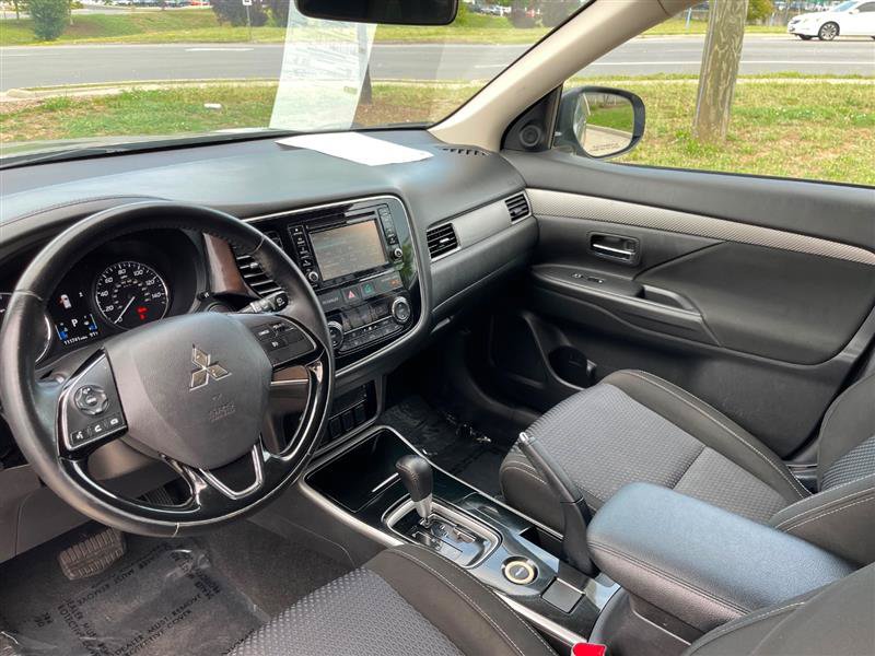 Used 2017 Mitsubishi Outlander ES AWD/4WD image 88