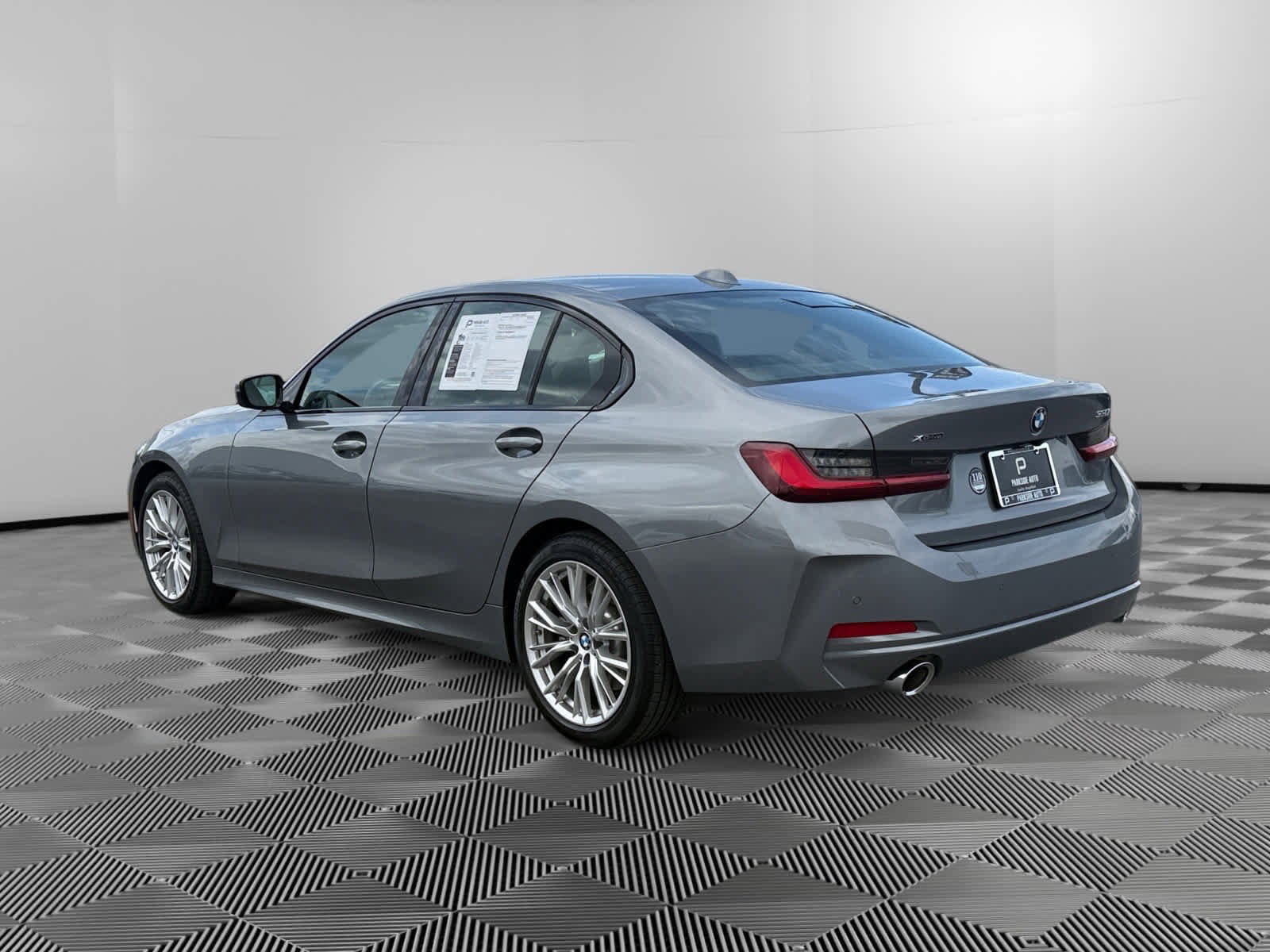Used 2023 BMW 330i xDrive Sedan w/ Premium Package AWD/4WD image 3