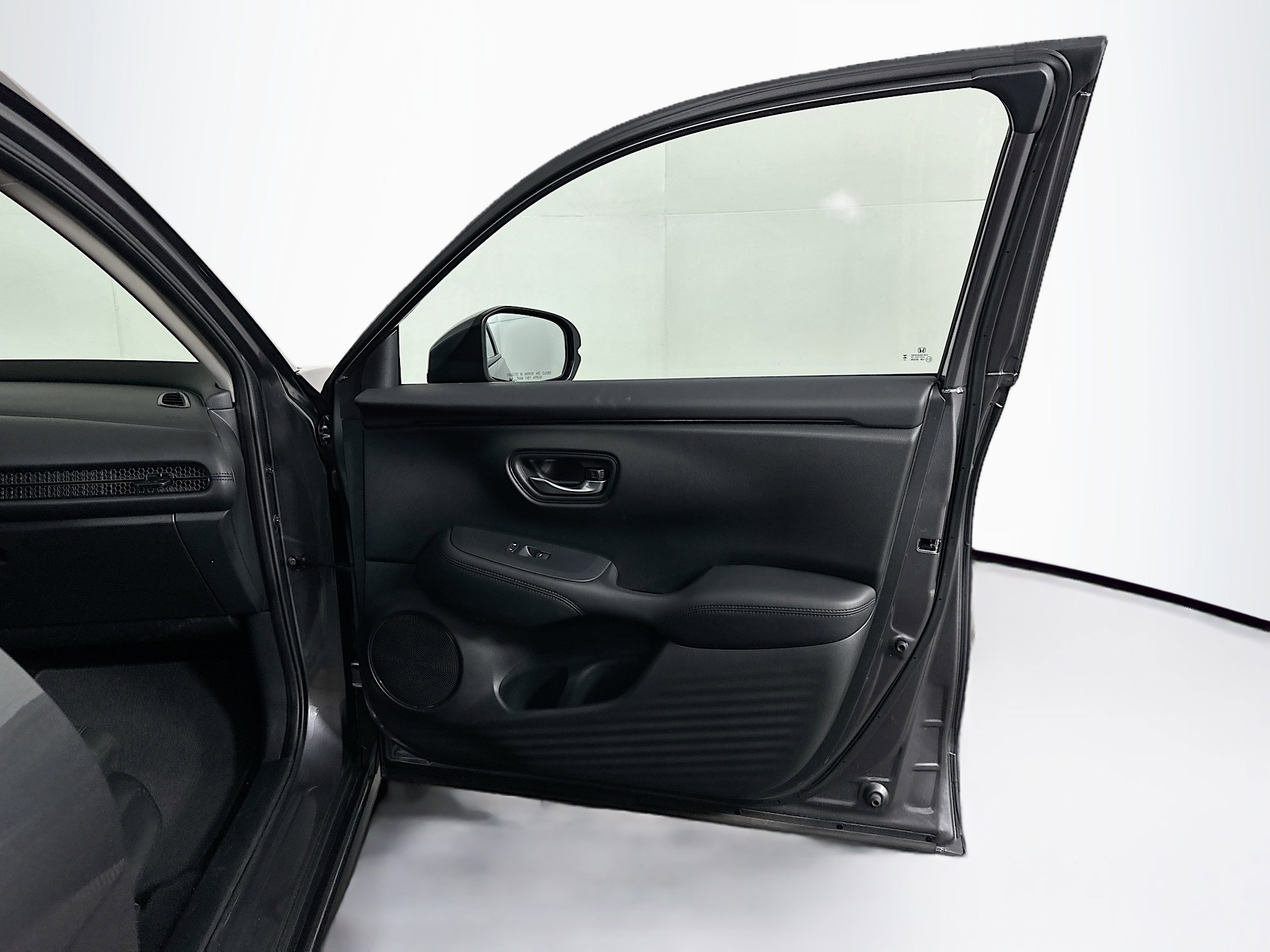 Used 2025 Honda HR-V LX image 30