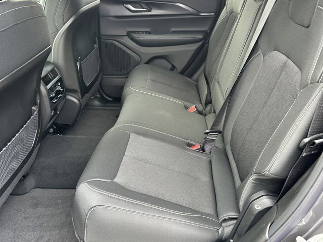 New 2025 Jeep Grand Cherokee Laredo image 19