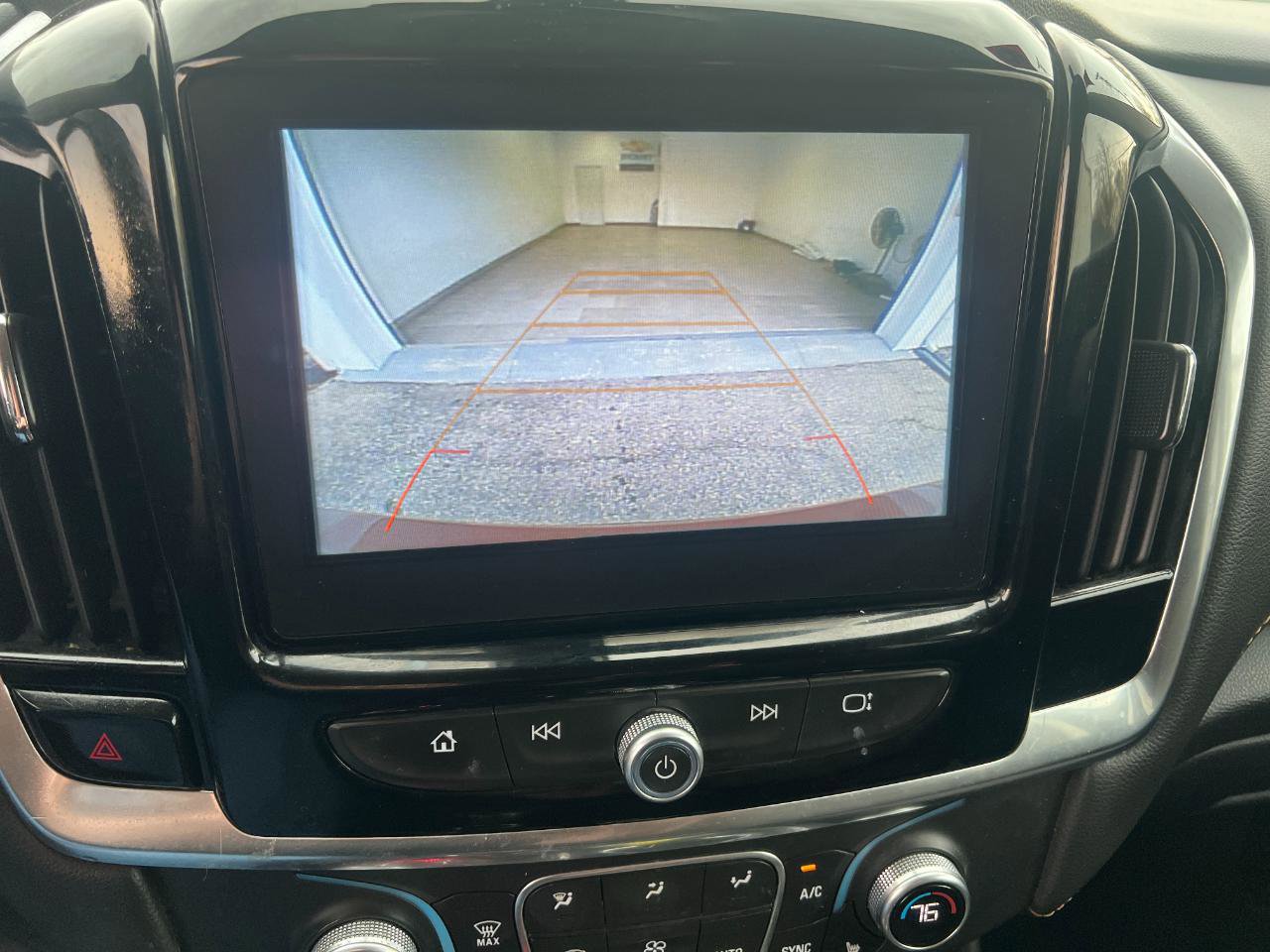 Used 2019 Chevrolet Traverse LT FWD image 55