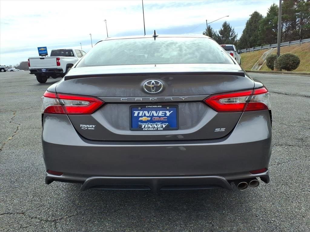 Used 2019 Toyota Camry SE image 4