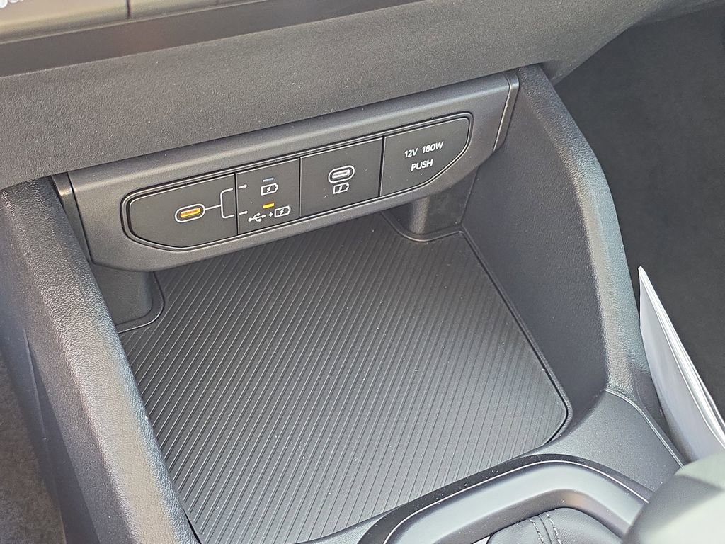New 2026 Kia K4 FWD image 25