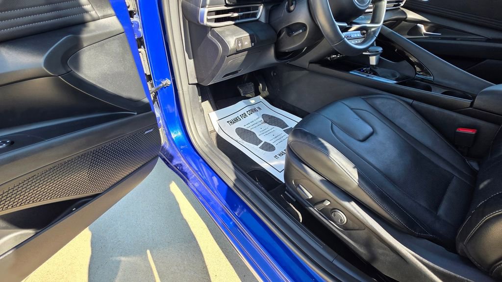 Used 2023 Hyundai Elantra Limited image 23