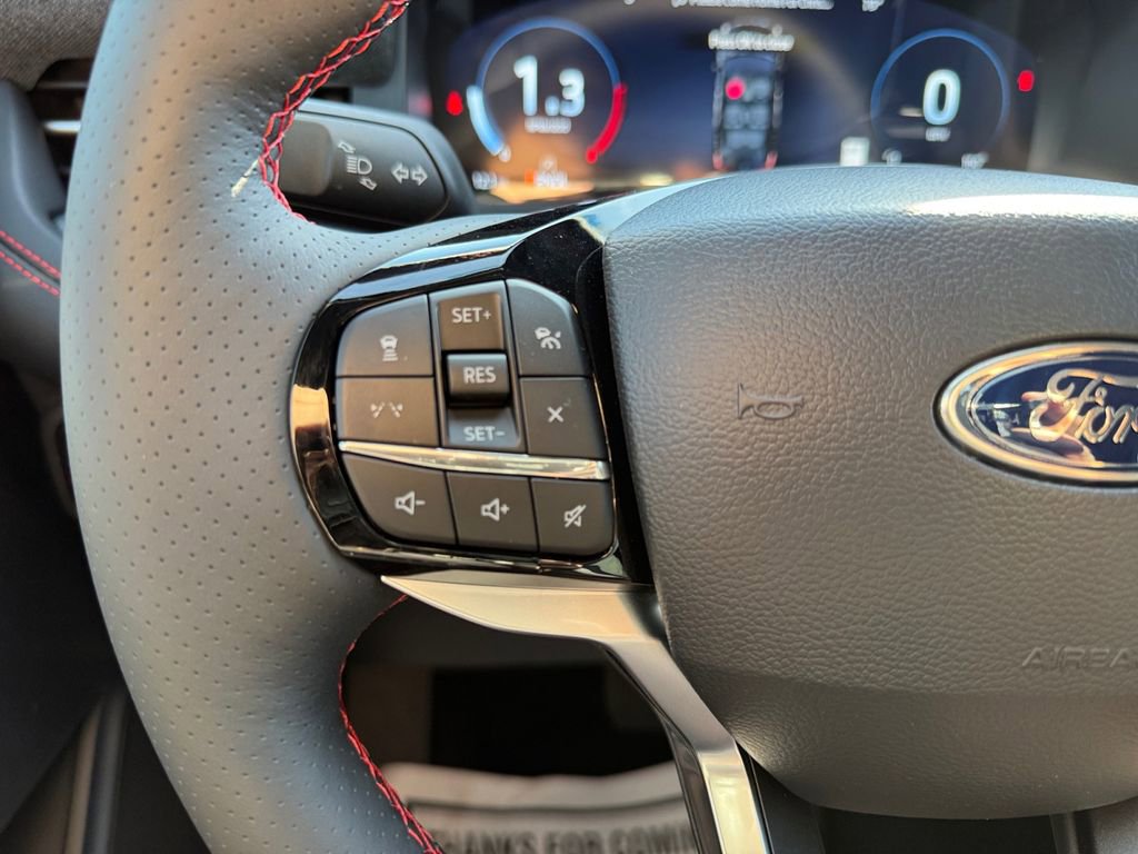 New 2026 Ford Explorer ST-Line w/ ST-Line Street Pack image 31