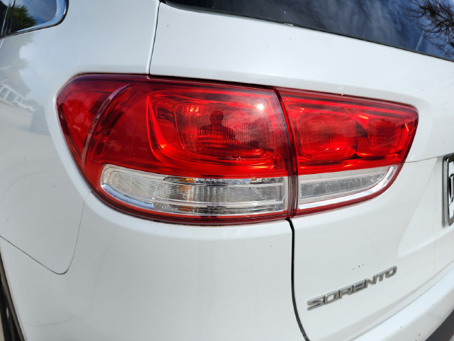 Used 2016 Kia Sorento EX w/ EX Premium Package AWD/4WD image 33
