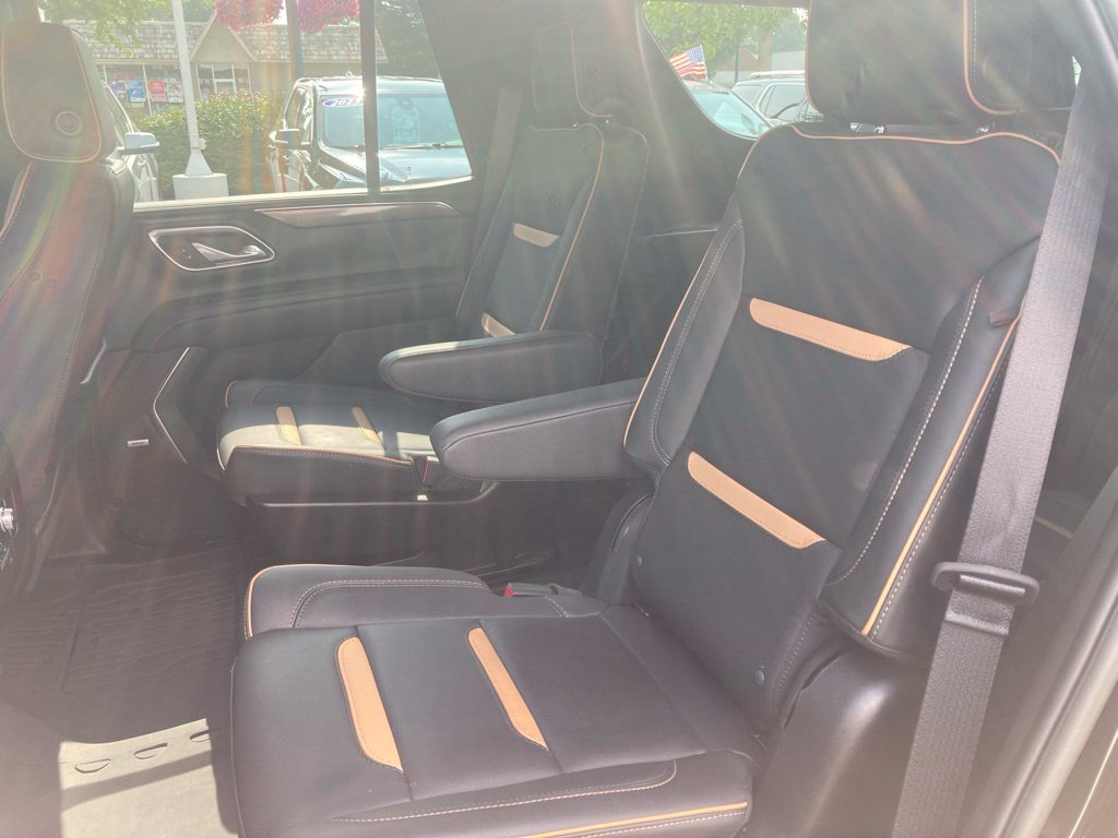 Certified 2023 GMC Yukon AT4 w/ LPO, Floor Liner Package AWD/4WD image 17
