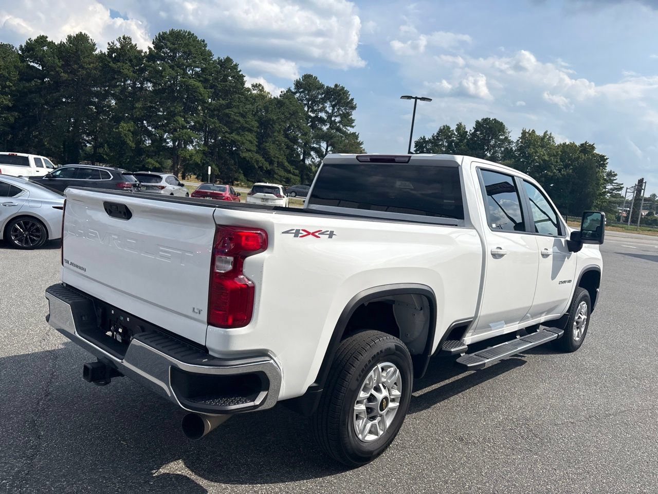 Used 2025 Chevrolet Silverado 2500 LT w/ Convenience Package AWD/4WD image 7