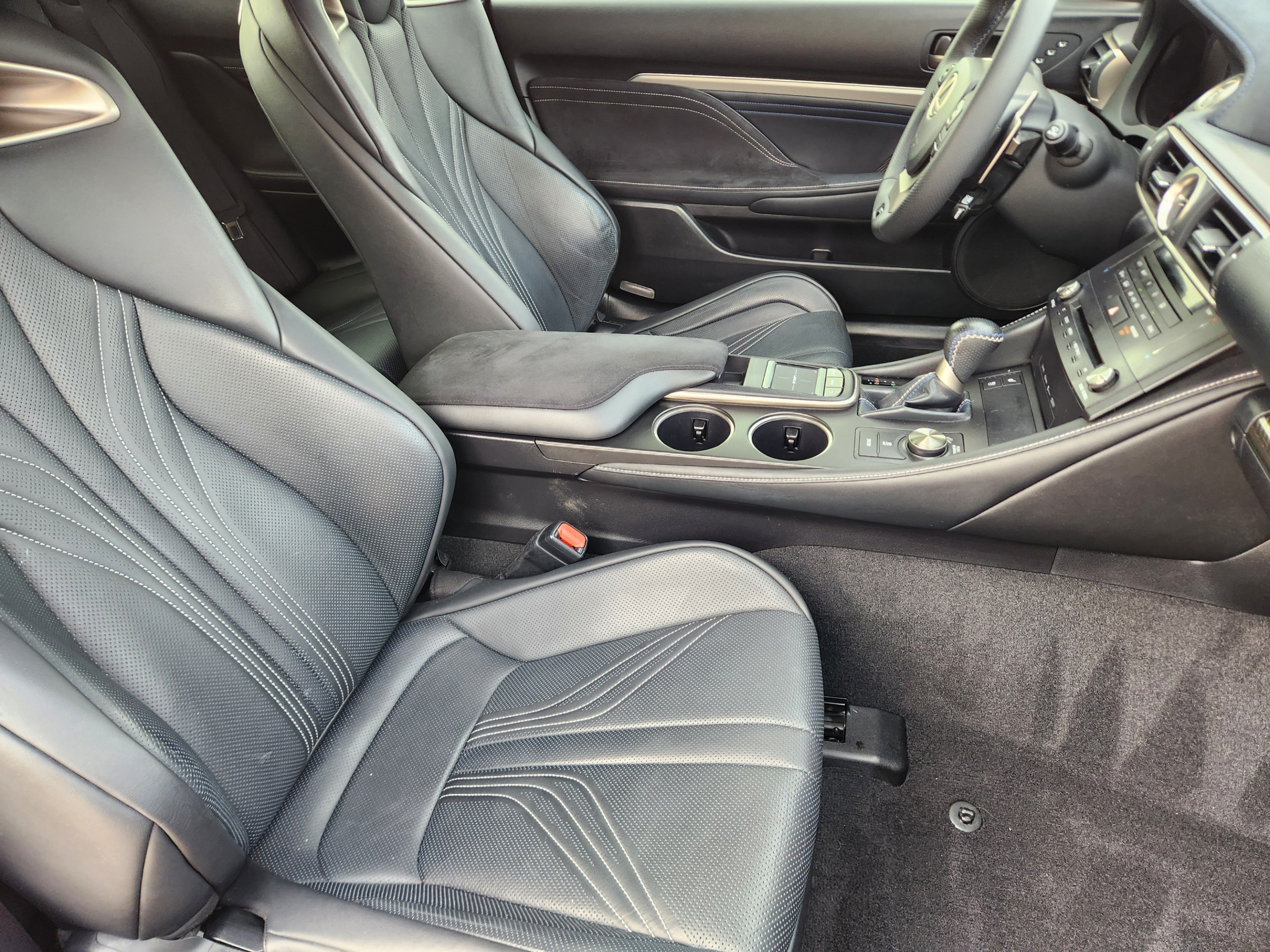 Used 2015 Lexus RC F w/ Premium Package RWD image 8