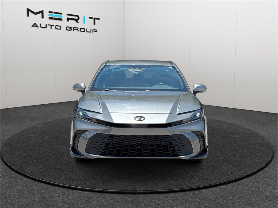 Used 2025 Toyota Camry SE FWD image 3