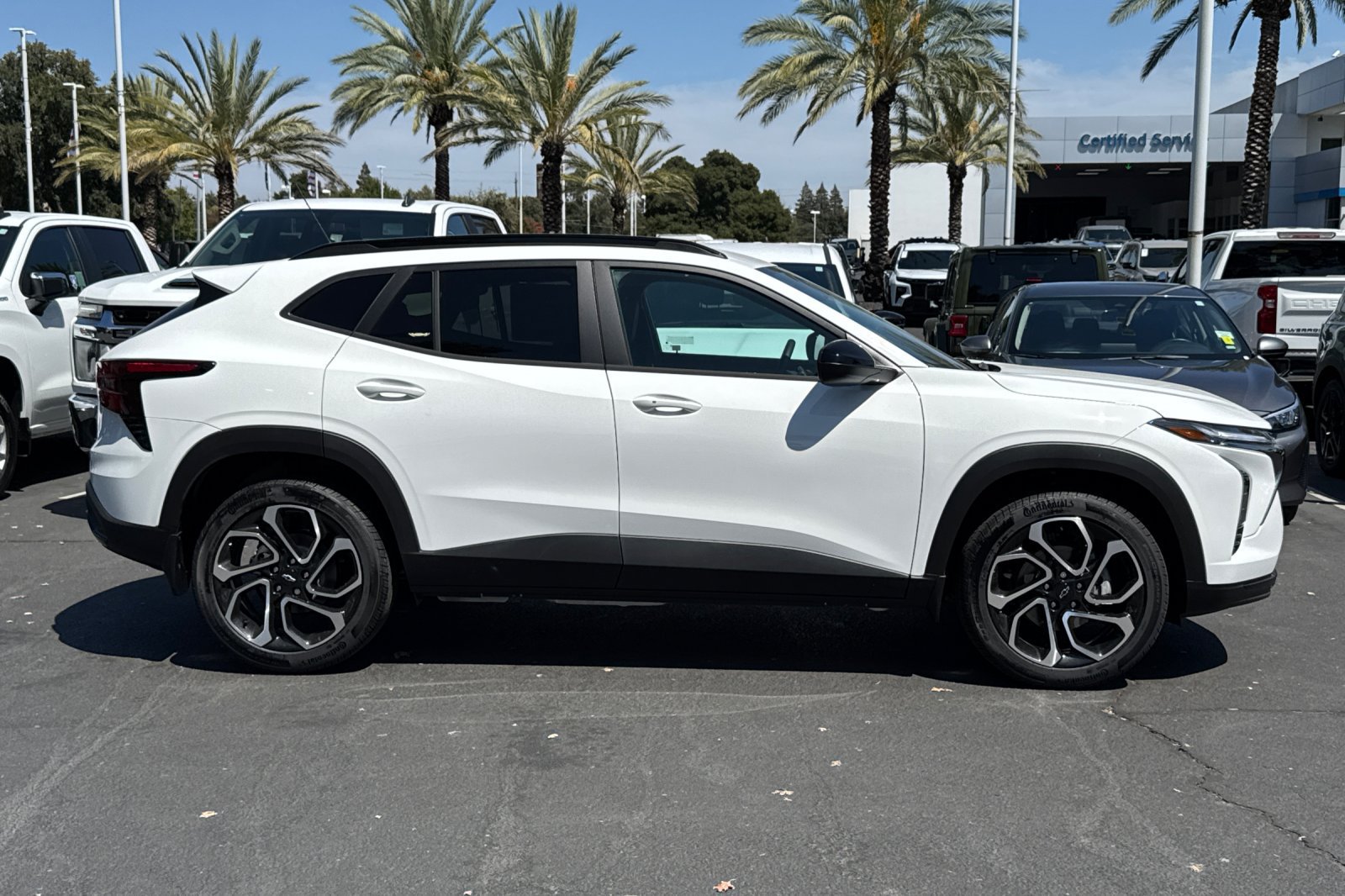 New 2026 Chevrolet Trax RS w/ Driver Confidence Package FWD image 2