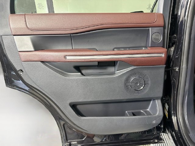 Used 2023 Ford Expedition Limited AWD/4WD image 25
