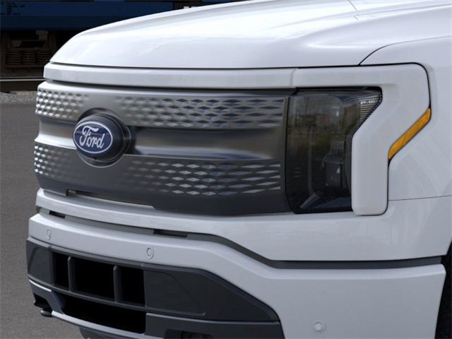 New 2025 Ford F150 Lightning Flash AWD/4WD image 17
