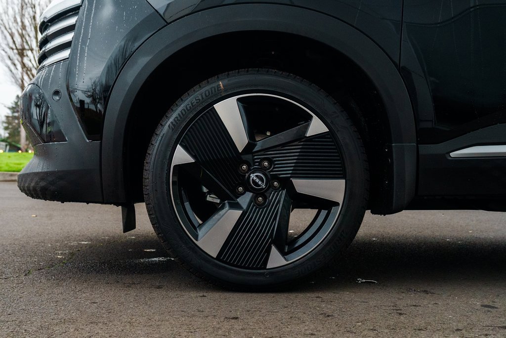 New 2026 Nissan Kicks SR image 7