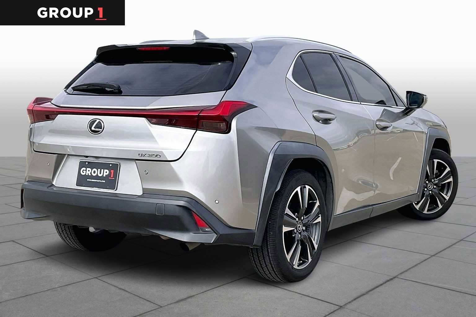 Used 2020 Lexus UX 200 w/ Premium Package image 11
