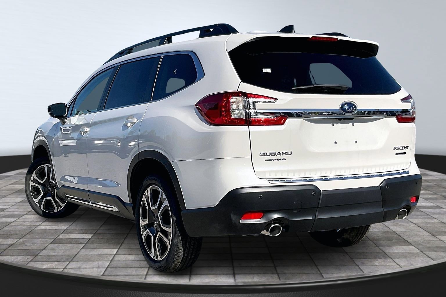 New 2026 Subaru Ascent Limited image 3