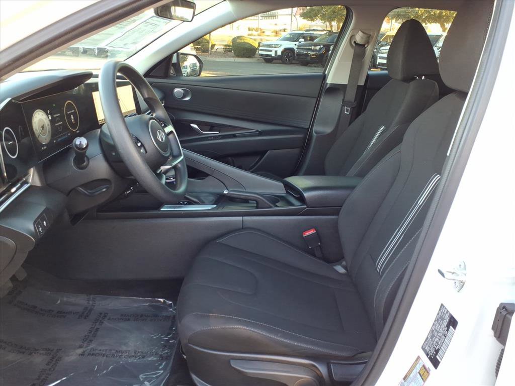 Certified 2024 Hyundai Elantra SEL image 12