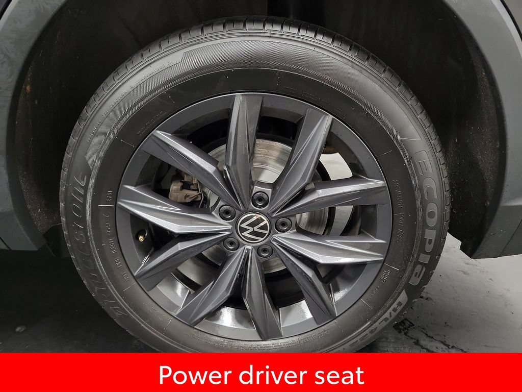Used 2024 Volkswagen Tiguan SE AWD/4WD image 10