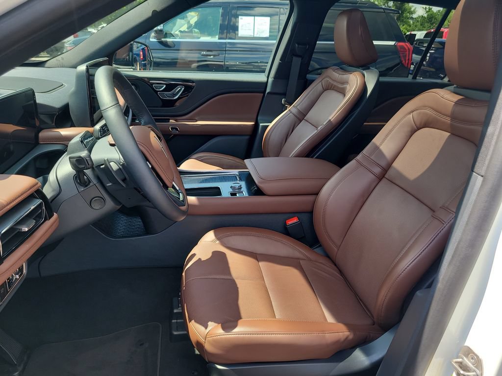 Used 2025 Lincoln Aviator Reserve w/ Jet Appearance Package RWD image 19