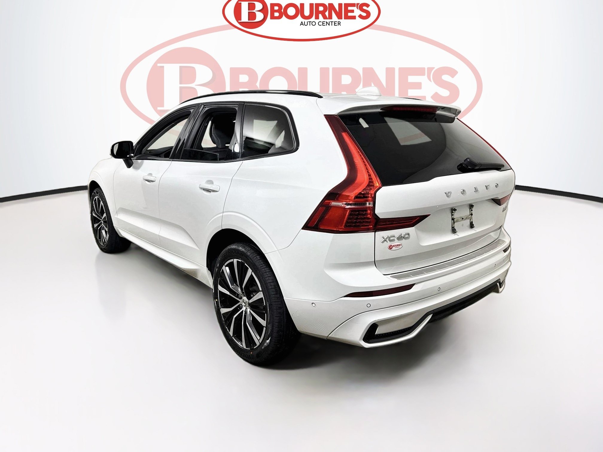 Used 2024 Volvo XC60 B5 Plus w/ Protection Package Premier AWD/4WD image 9